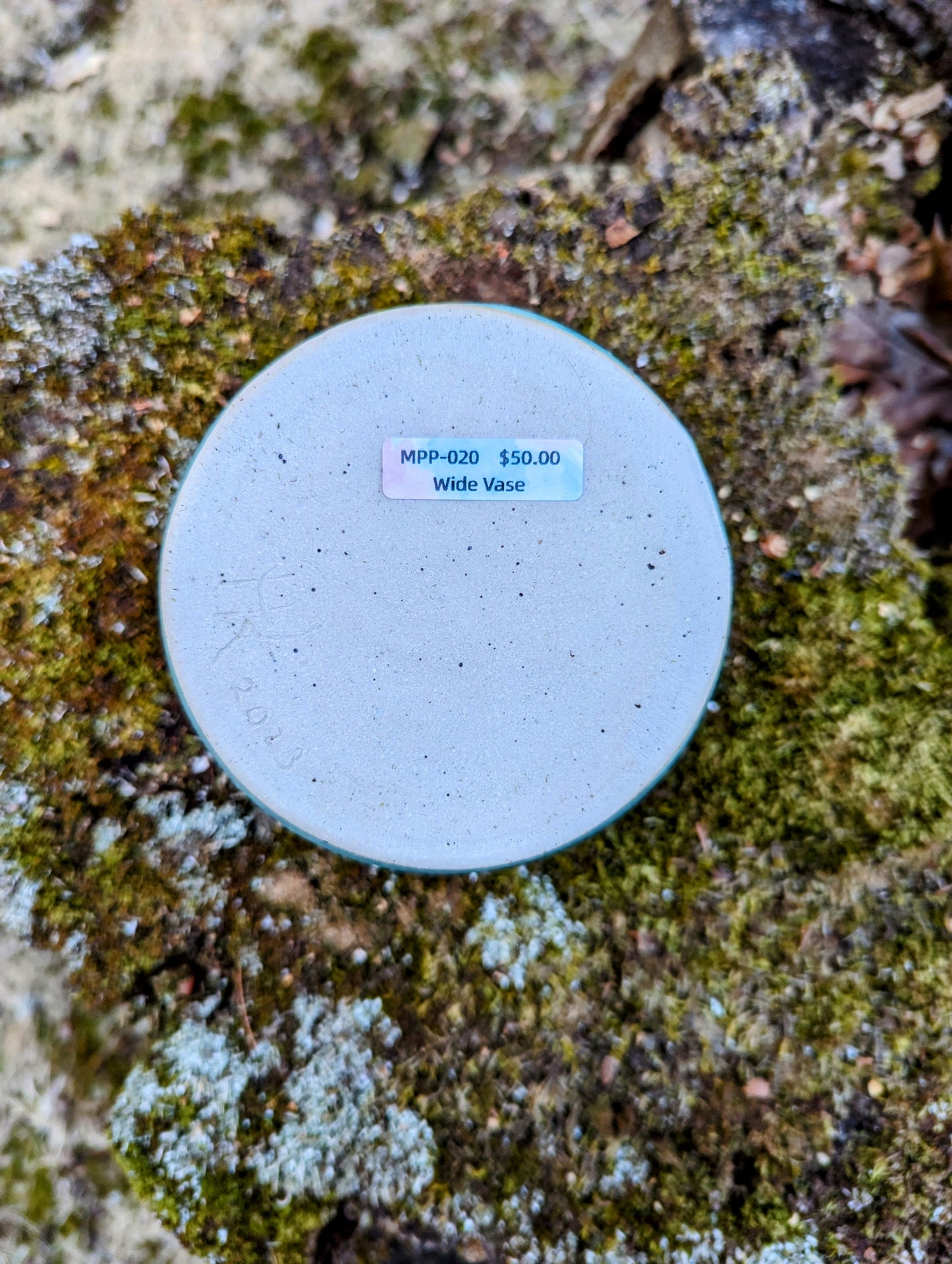 Wide Vase with Colored Glass Basin - MPP-020